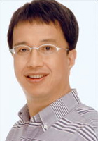 ���{ �F��