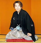 �����V��